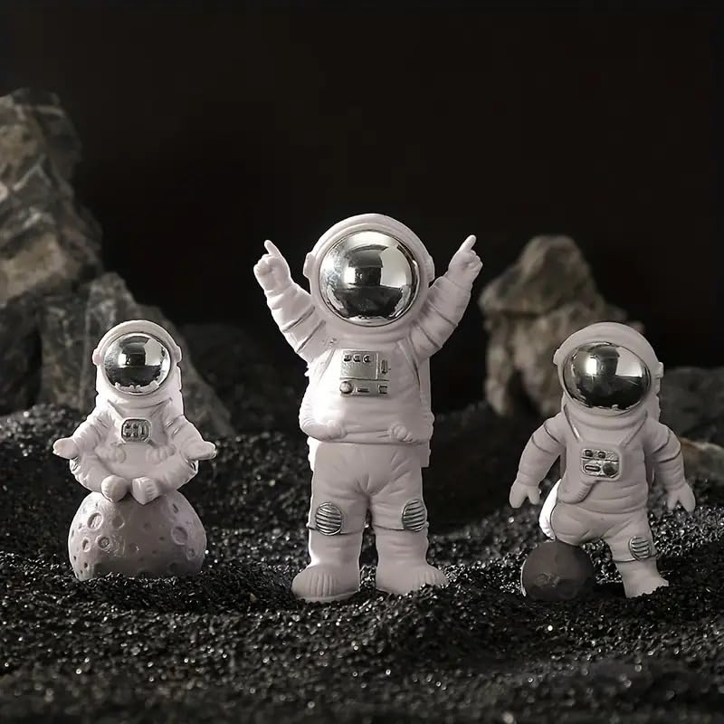 Street27® Astronaut Figurine Showpiece (3 Pcs)