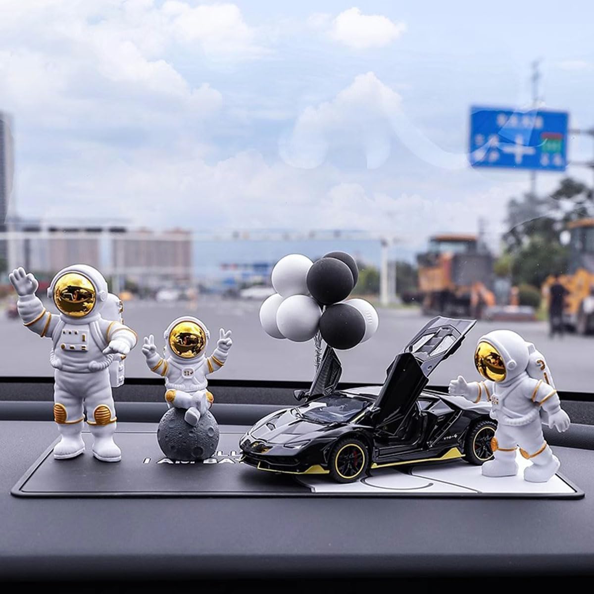 Street27® Astronaut Action Figurine Home Decor (3Pcs) - Golden