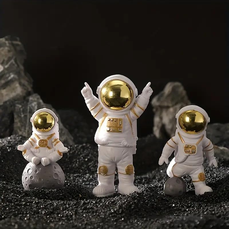 Street27® Astronaut Figurine Showpiece (3 Pcs)