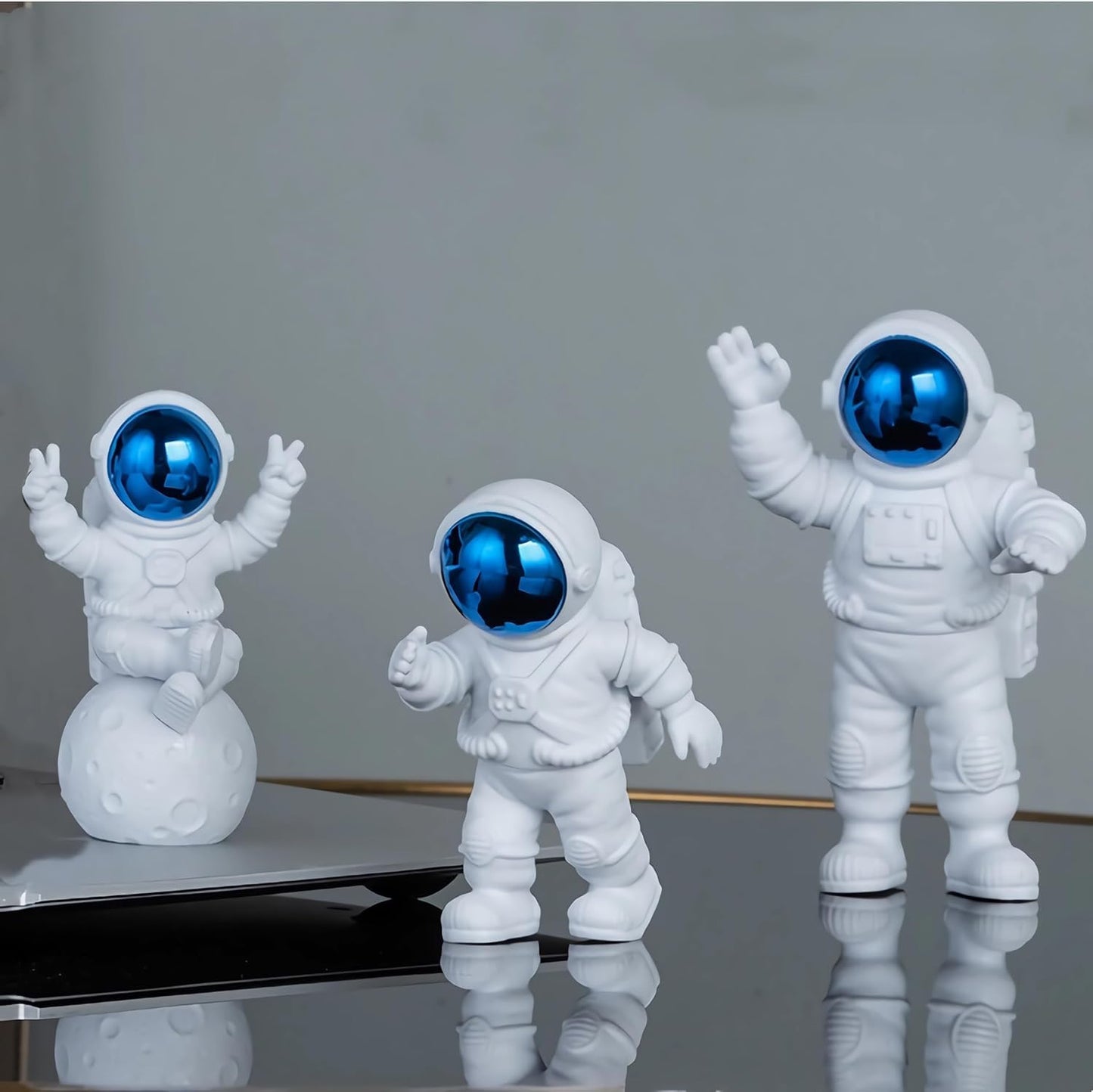 Street27® Astronaut Action Figurine Home Decor (3Pcs) - Golden