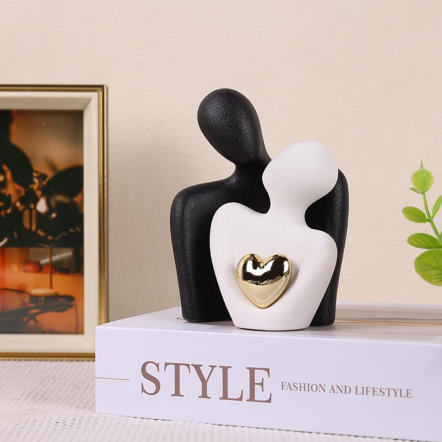 Street27® Romantic Couple Statue Home Decor