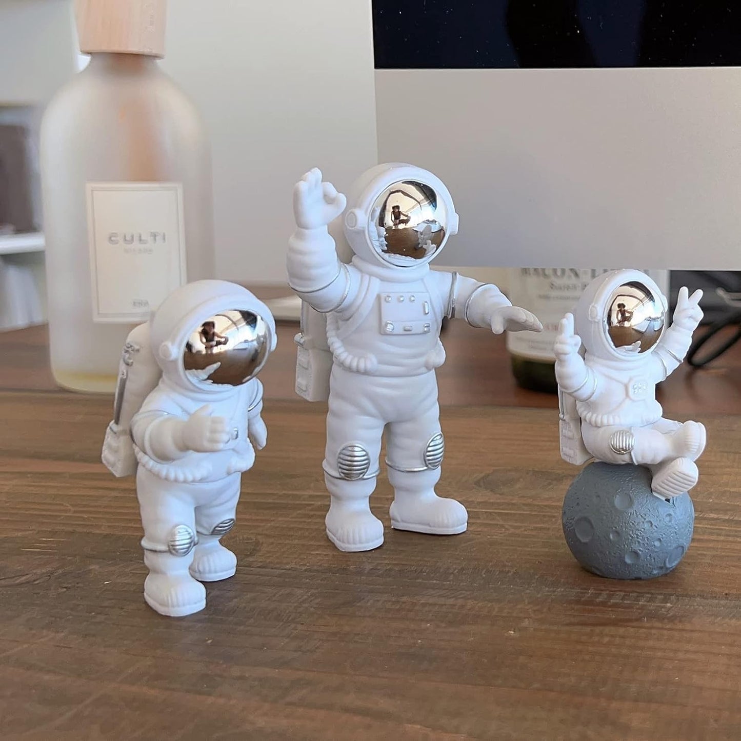Street27® Astronaut Action Figurine Home Decor (3Pcs) - Golden