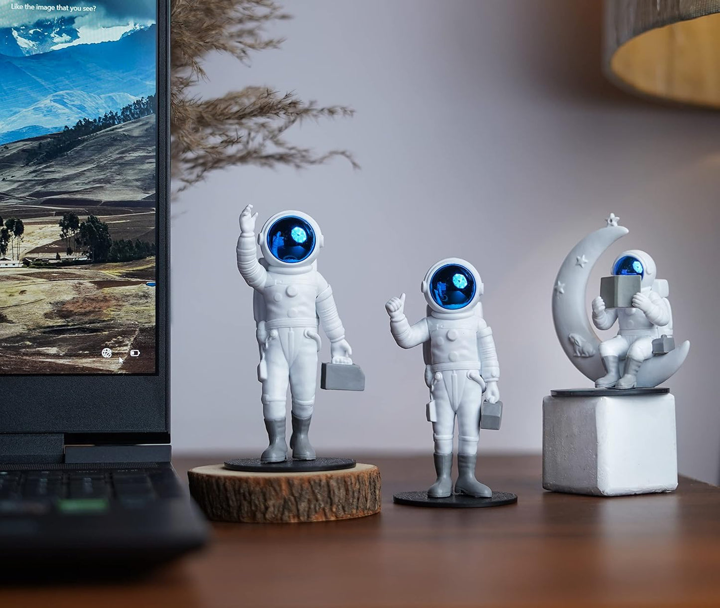 Street27® Astronaut Figurine Mirror Spaceman