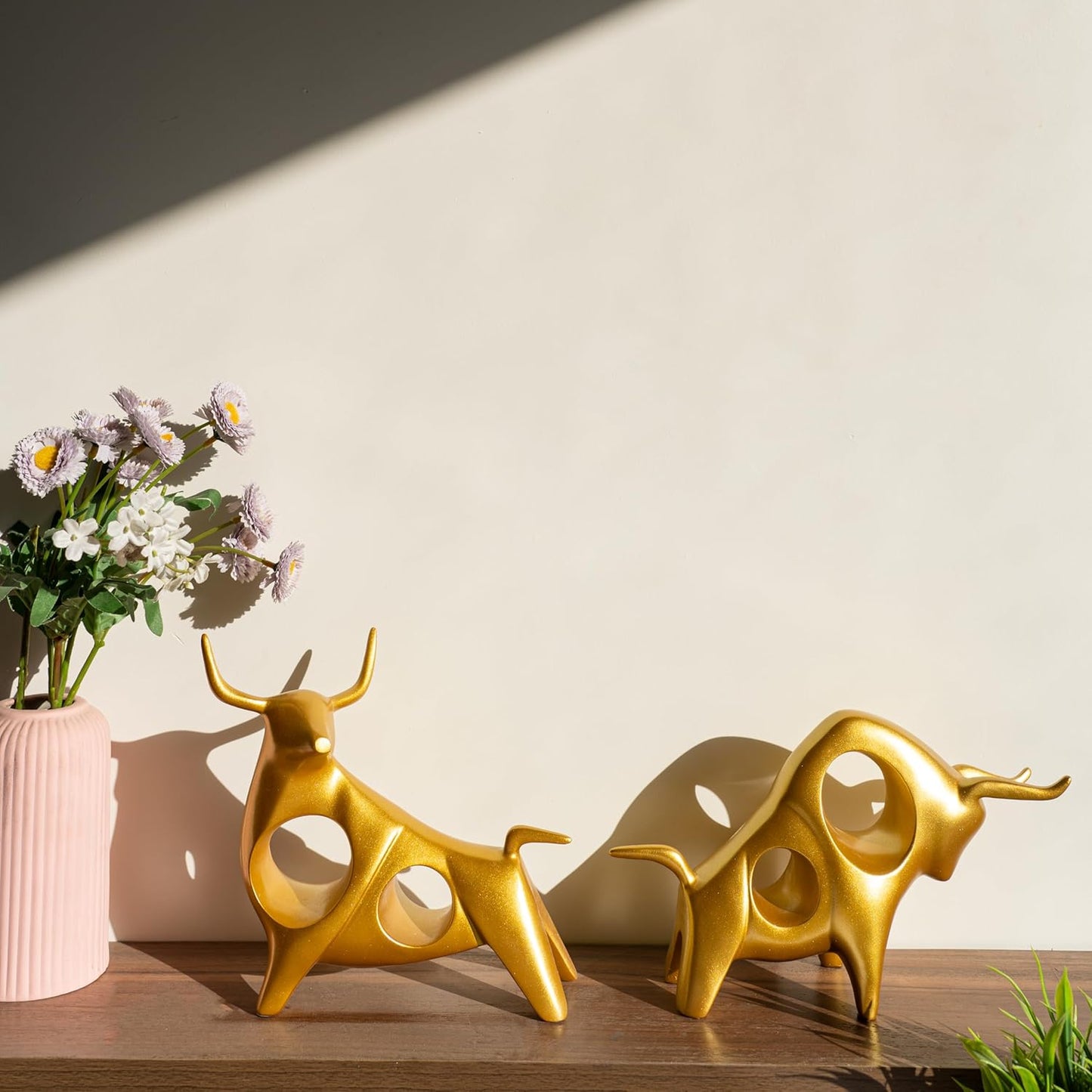 Street27® Bull Statues for Home Decor (2pcs) - Golden