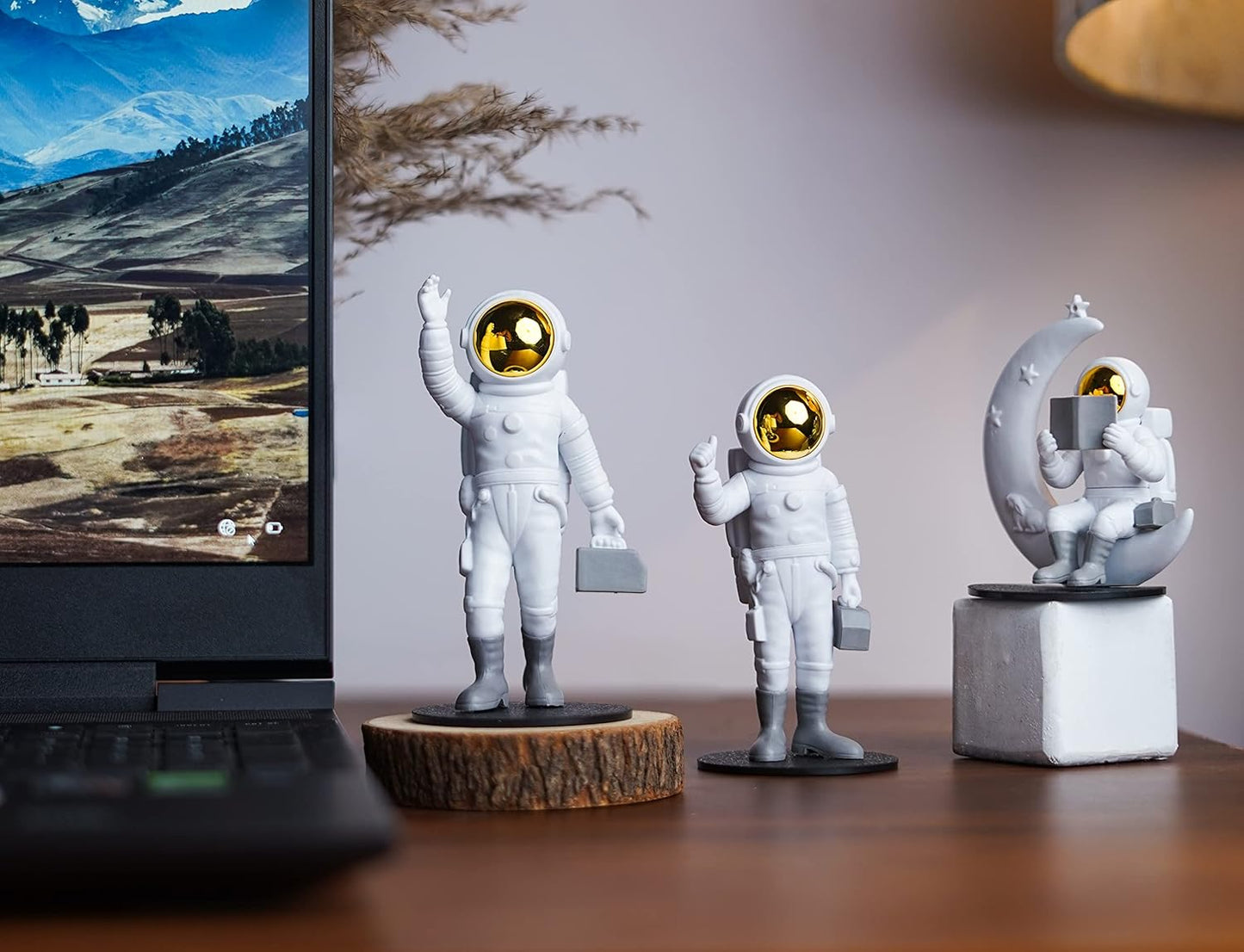 Street27® Astronaut Figurine Mirror Spaceman