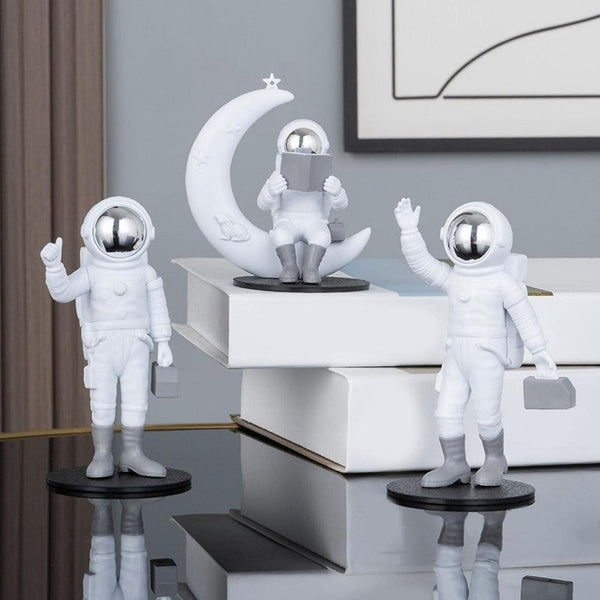 Street27 Resin 3Pcs Astronaut Figurine Mirror Spaceman Ornament, Home, Office, Desktop Decoration Bookshelves Outer Space Room DÃ©cor Astronaut Statues Sculpture (Silver)