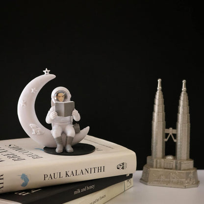 Street27® Astronaut Figurine for Home Decor - Moonstar Human